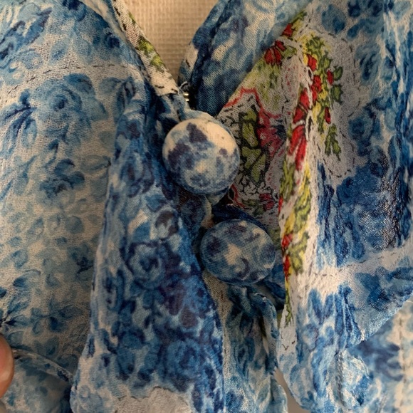 Vintage Y2K 100% Silk Long Sleeve Button down top - Picture 2 of 6